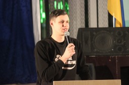 Керівник гумористичної студії «Мамахохотала» відвідав Вишневе