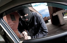 Обережно крадуть речі з автомобілів