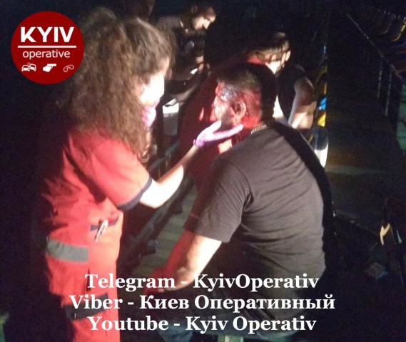 Перестрілка та масова бійка у Вишневому